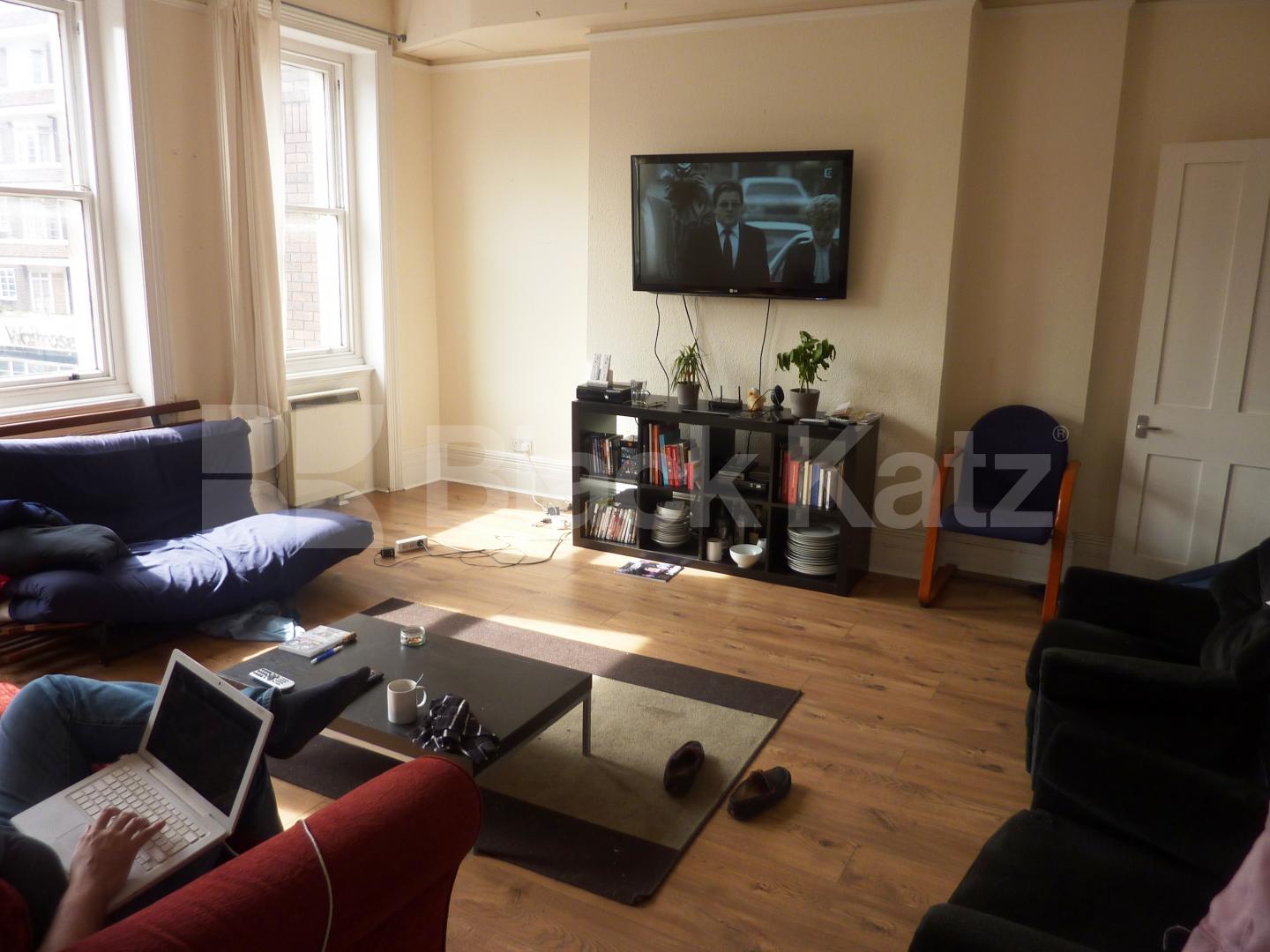 			NEW INSTRUCTION!, 4 Bedroom, 1 bath, 1 reception Flat			 Finchley Road, FINCHLEY ROAD 